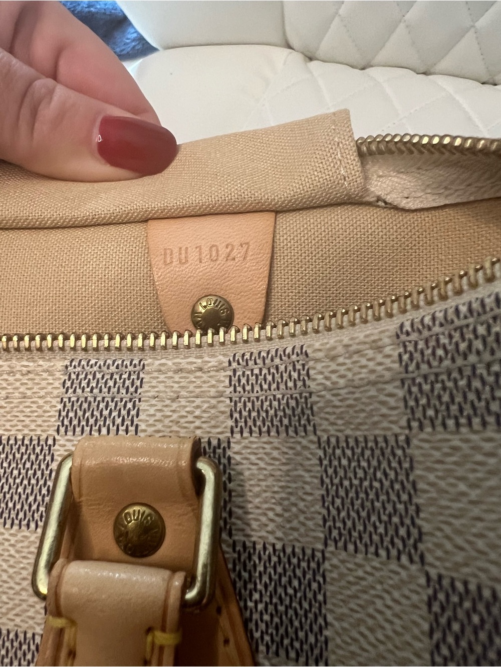 AUTHENTIC Louis Vuitton Damier Azur Speedy 30 in White and Tan - Picture 9 of 10